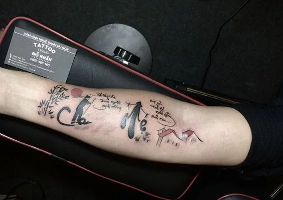 mẫu tattoo chữ cha mẹ ở tay nam ý nghĩa