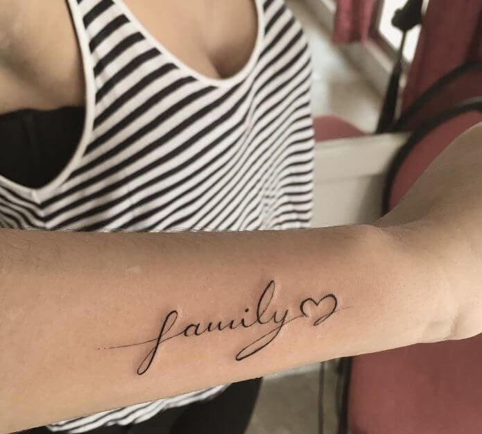 mẫu tattoo chữ family đơn giản mà đẹp