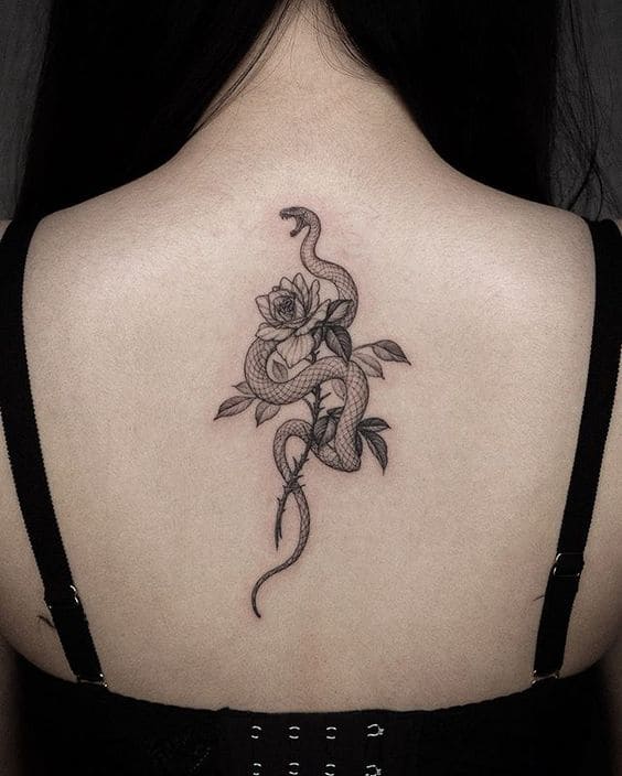 mẫu tattoo hình con rắn cho phái đẹp quyến rũ