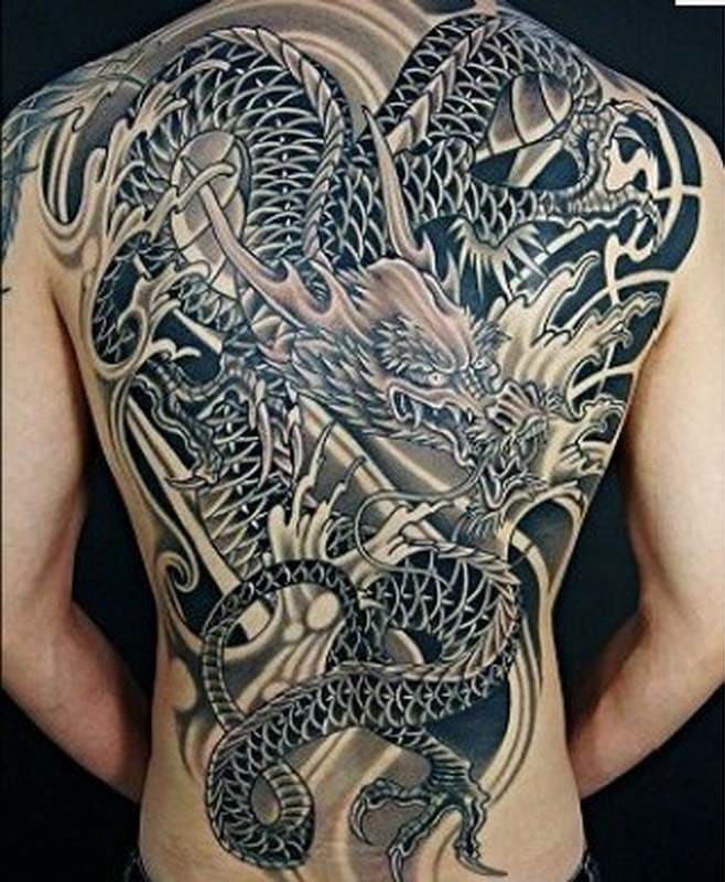 mẫu tattoo hình con rồng bít lưng trắng đen