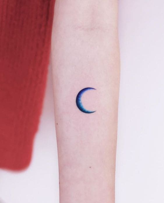 mẫu tattoo hình mặt trăng khuyết mini