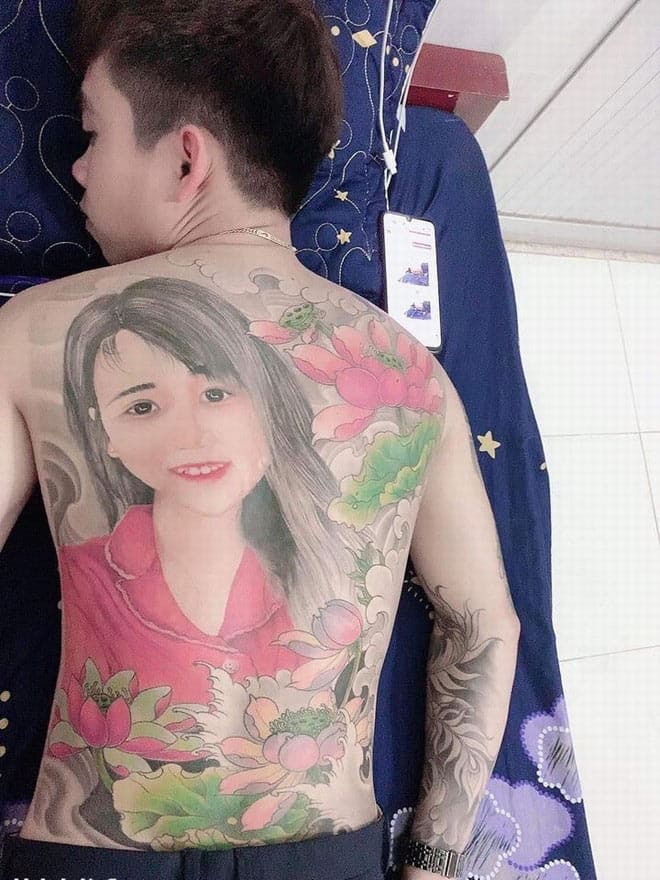 mẫu tattoo hình mẹ full lưng đẹp nhất