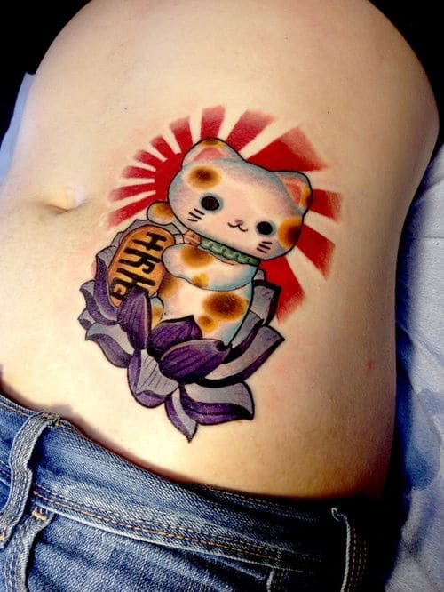 mẫu tattoo hình mèo thần tài ở bụng