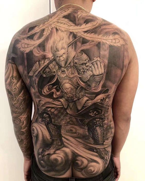 tattoo hình tề thiên đại thánh kín lưng