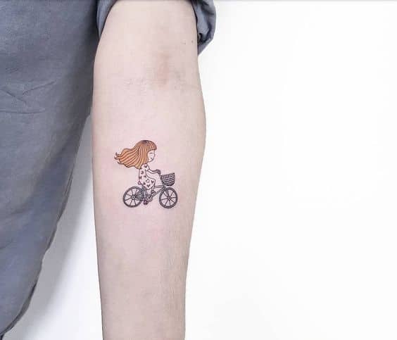 Dễ thương vô đối với tattoo cô gái đạp xe mini
