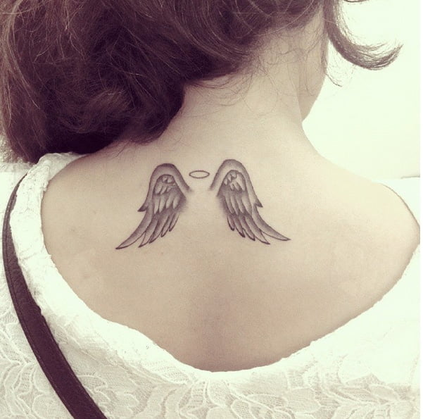 Giới thiệu đến bạn kiểu tattoo cánh thiên thần sau gáy đẹp