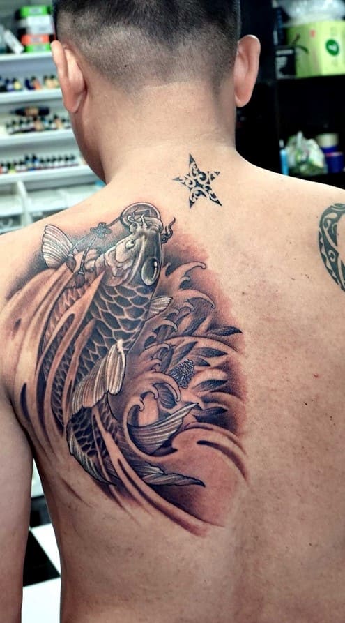 Hình Tattoo Cá Chép Ngậm Đồng Xu