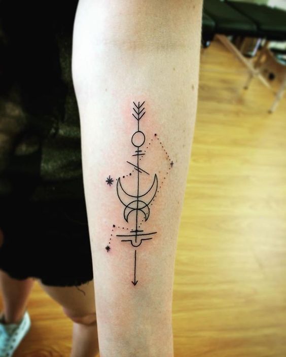 Hình tattoo cung Thiên Bình cho nữ xinh xắn ở tay