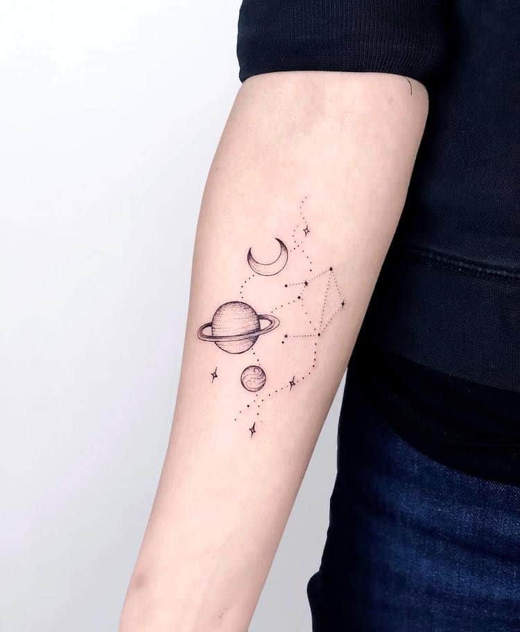 Hình tattoo cung Thiên Bình nhỏ trên tay dễ thương