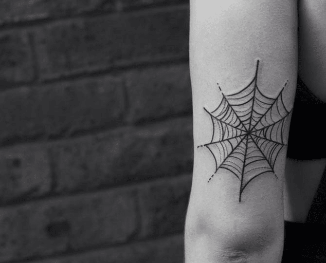 Hình tattoo mạng nhện đơn giản cho nữ