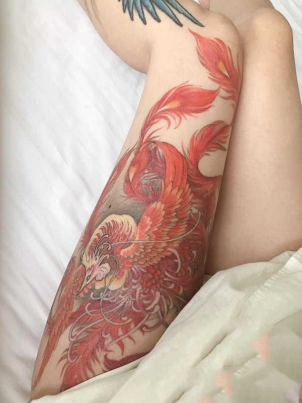 Hình tattoo phượng hoàng lửa ở chân chất nhất