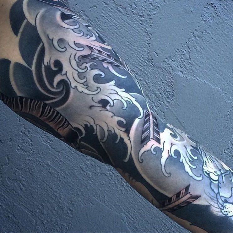 Hình tattoo sóng nước full chân