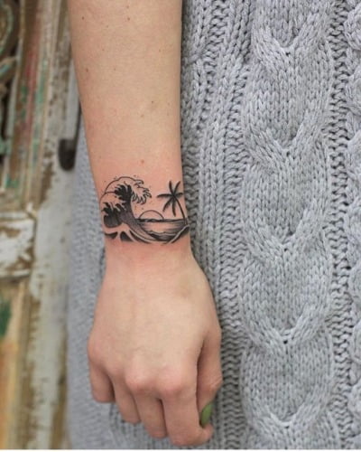Hình tattoo sóng nước ở tay