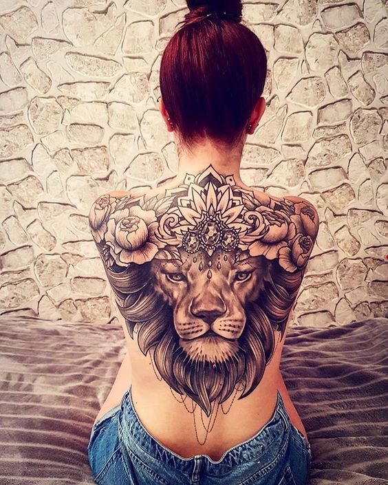 Hình tattoo sư tử kín lưng