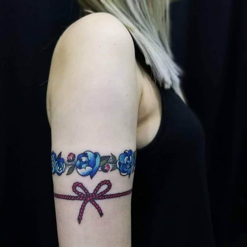 Hình tattoo vòng bắp tay nữ đẹp