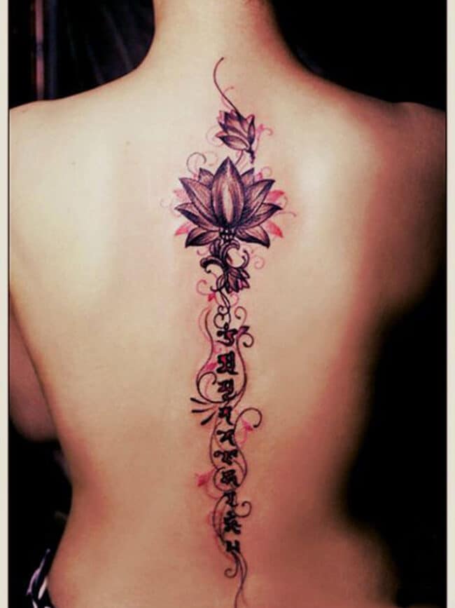 Hình tattoo xăm hoa sen ở sống lưng đẹp