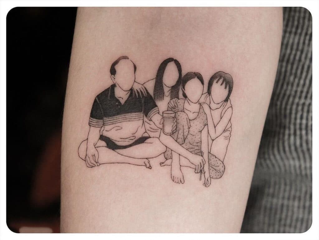 Kiểu tatoo gia đình bốn người hài hòa và ấm cúng