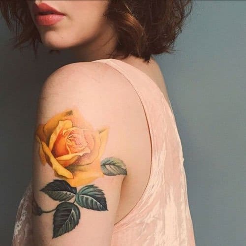Kiểu tattoo hoa hồng vàng may mắn cho các cô gái mang mệnh Kim