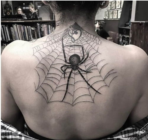 Kiểu tattoo mạng nhện ở cổ ai nhìn cũng mê