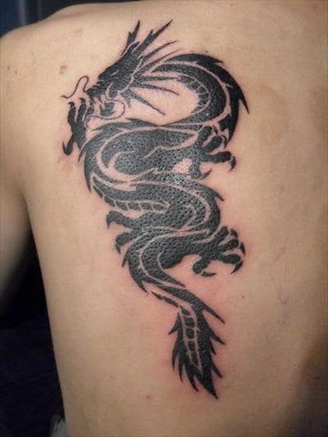 Kiểu tattoo rồng xương đẹp ở lưng
