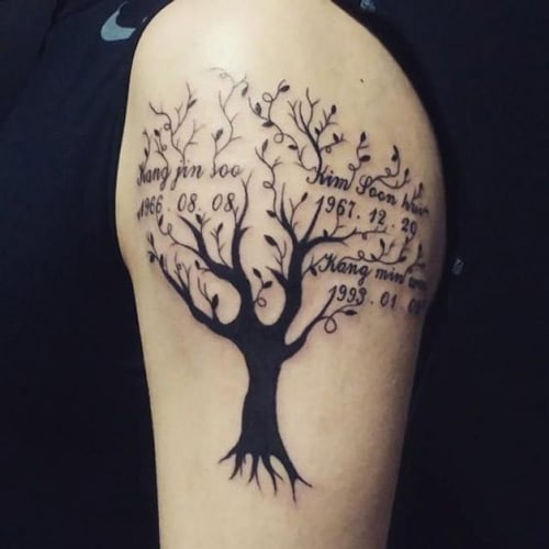 Mẫu cây kết hợp chữ tạo thành tattoo đặc sắc