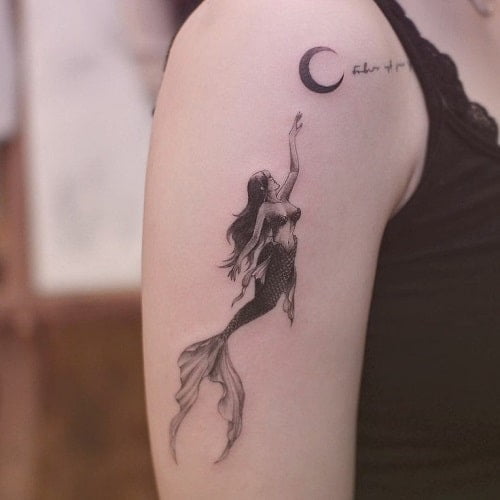 Mẫu tattoo nàng tiên cá nhỏ và mặt trăng