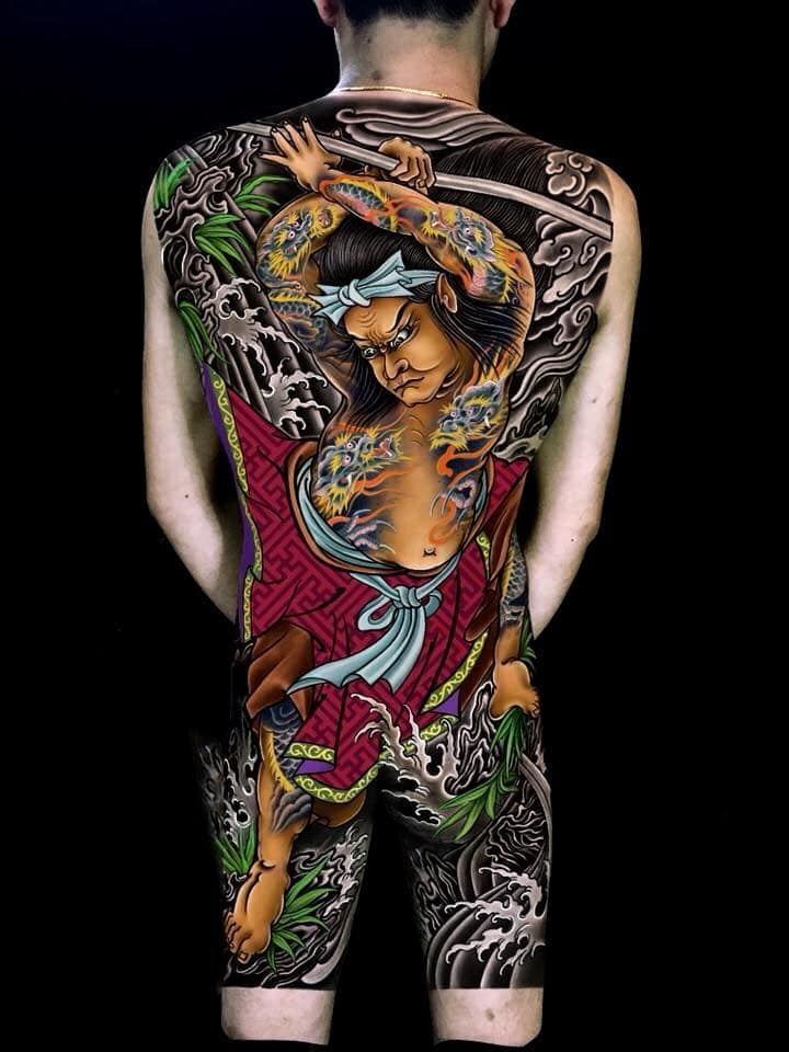 Mẫu tattoo xăm cực chất kín lưng và mông cho nam