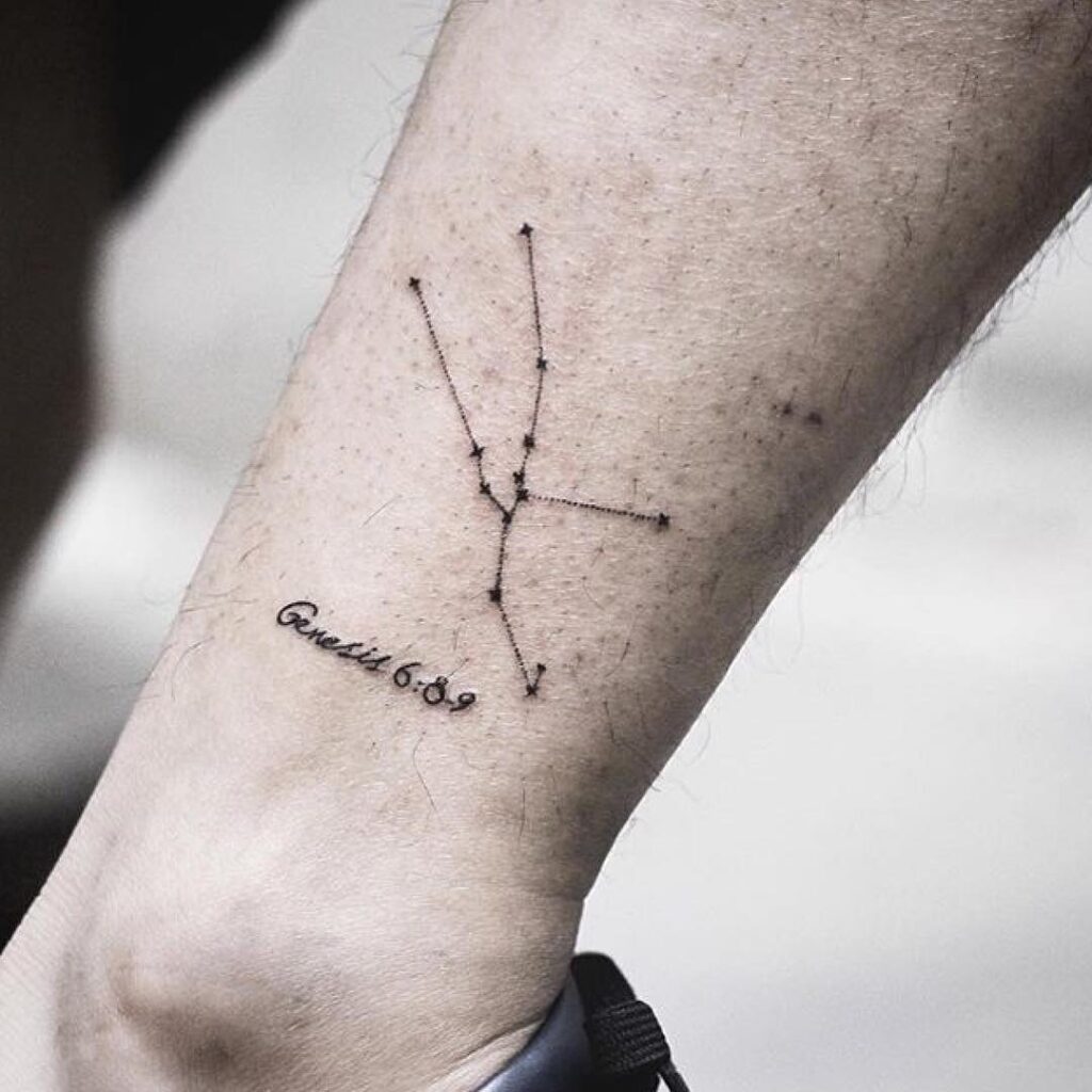 Tattoo chòm sao Kim Ngưu đẹp ở chân