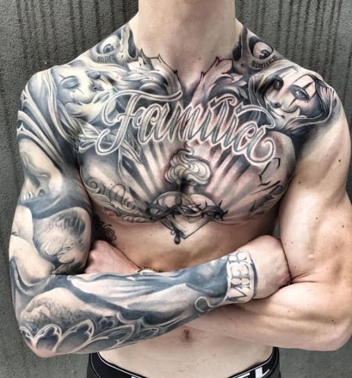 Tattoo chữ kết hợp ảnh xăm ở ngực