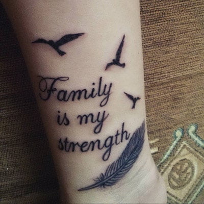 Tattoo chữ nói về sức mạnh của gia đình