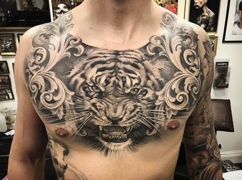 Tattoo con hổ kín ngực nam