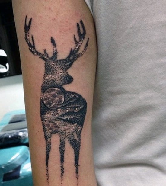 Tattoo con hươu nhỏ ở cánh tay