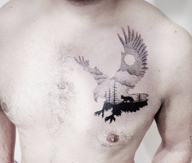 Tattoo đại bàng nhỏ lên ngực nam