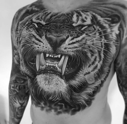 Tattoo đầu hổ xăm ở ngực dũng mãnh và quyền uy