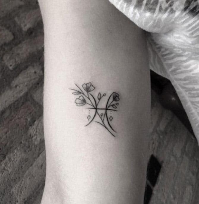 Tattoo mini biểu tượng cung song ngư kết hợp hoa đẹp