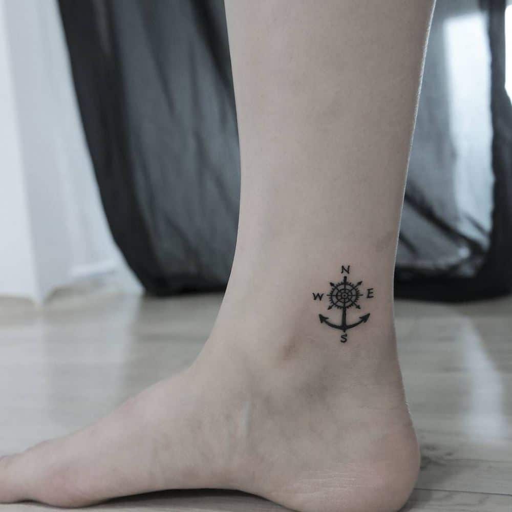 Tattoo mỏ neo nhẹ nhàng và ý nghĩa ở cổ chân cho con gái