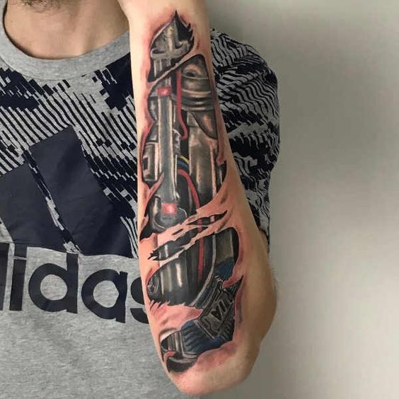 Tattoo phuộc xe ở cánh tay chất ngầu