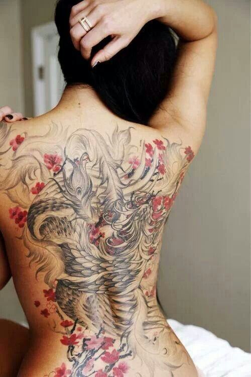 Tattoo phượng kín lưng cho nữ giới