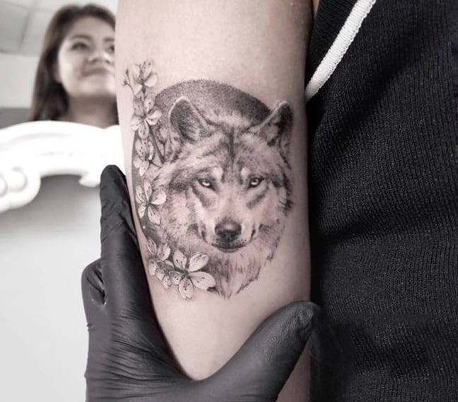 Tattoo sói mini cuốn hút