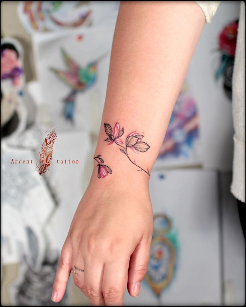 Tattoo vòng tay hoa dễ thương