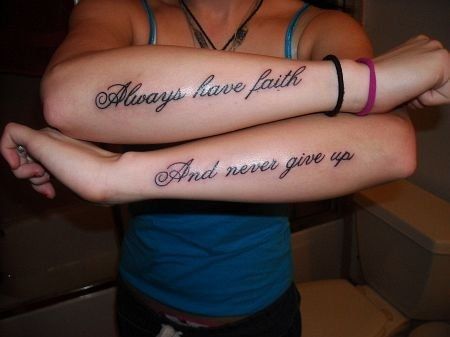 Tattoo xăm chữ Never Give Up ý nghĩa