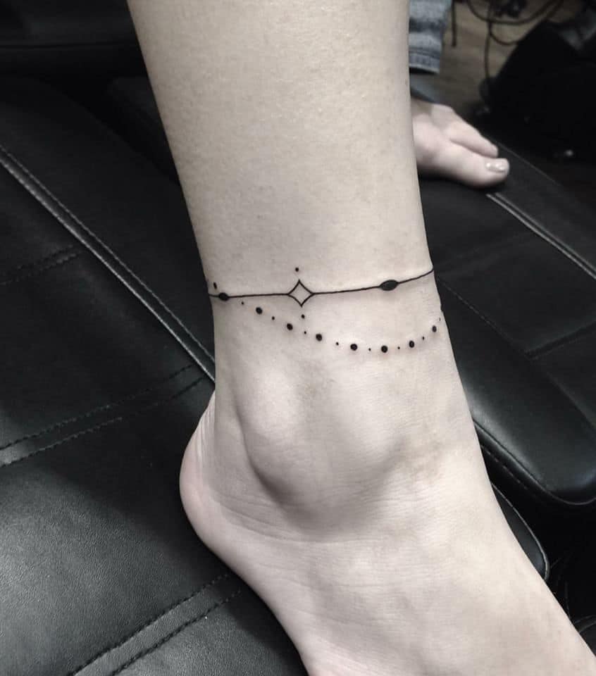 Tattoo xăm vòng chân nữ nhỏ