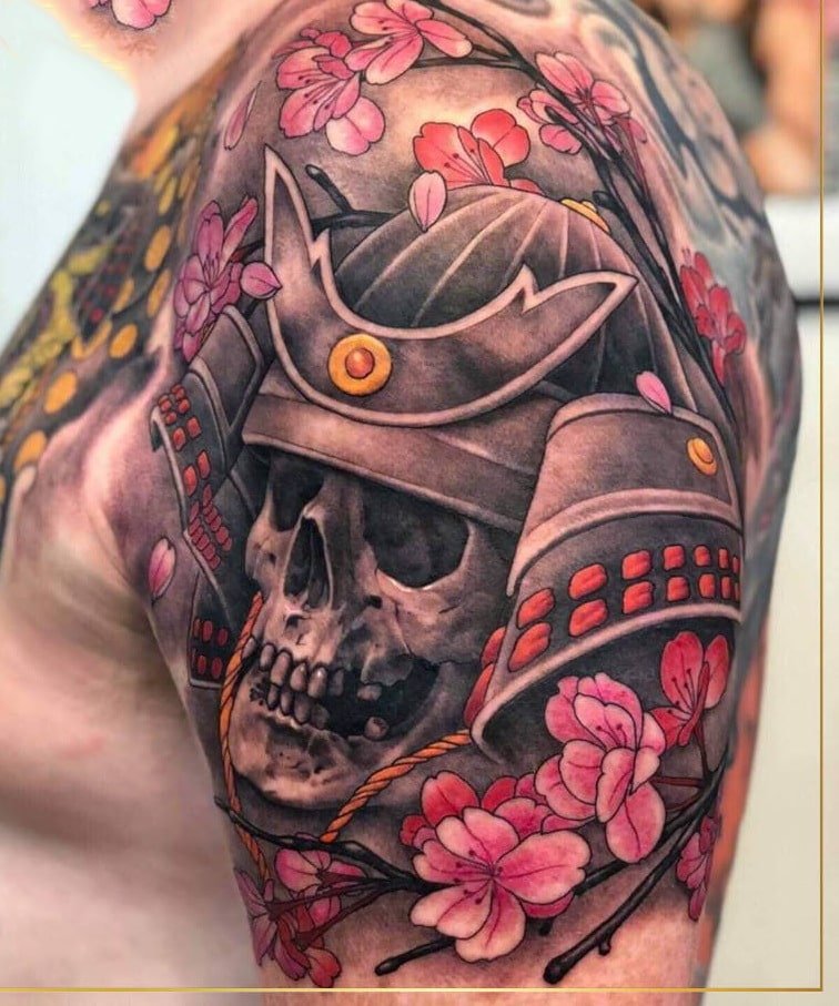 Tatttoo samurai mặt mũi quỷ và hoa anh đào