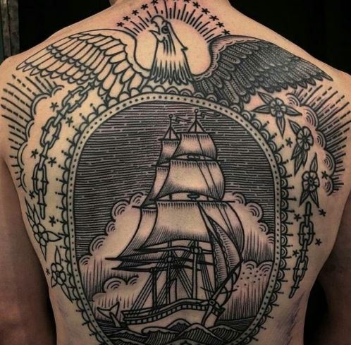 Top tattoo xăm thuyền buồm ở lưng