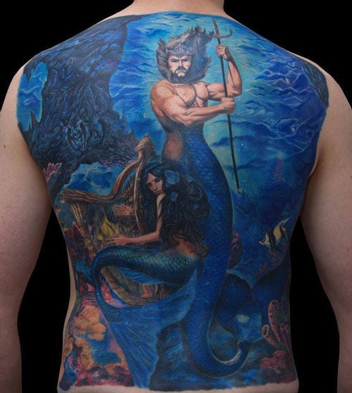 Xăm tattoo nàng tiên cá và biển cả ở lưng
