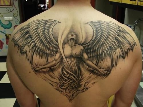 Xăm tattoo thiên thần sa ngã trên lưng