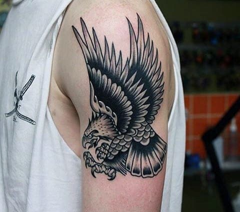 hình tattoo chim đại bàng tung cánh trên bắp tay