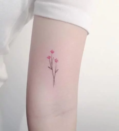 mẫu tattoo 3 nụ hoa màu hồng cho nữ