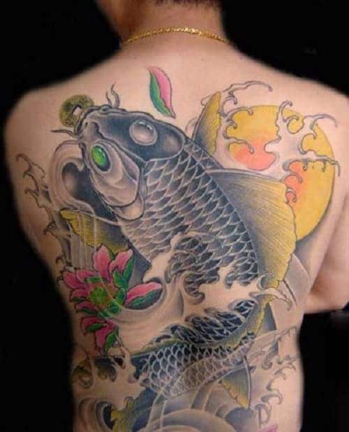 mẫu tattoo cá chép ngậm đồng tiềng full lưng