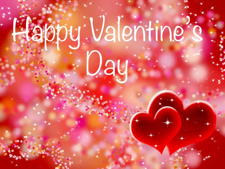 Hình valentine với trái tim đỏ lãng mạn sánh đôi nhau rực rỡ